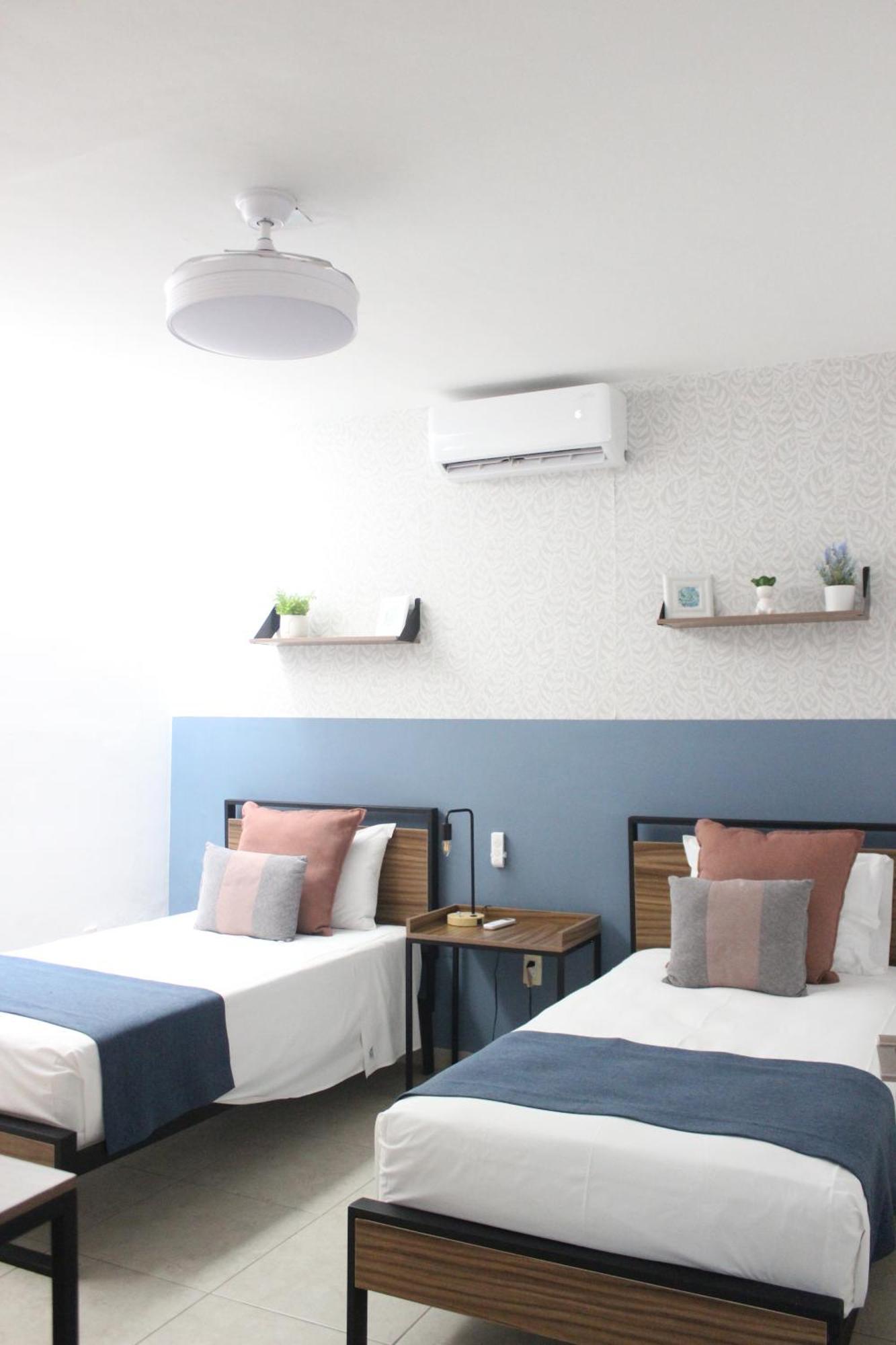 Casa Azul Turquesa Excelente Ubicacion Facturamos Villa Guadalajara Bagian luar foto