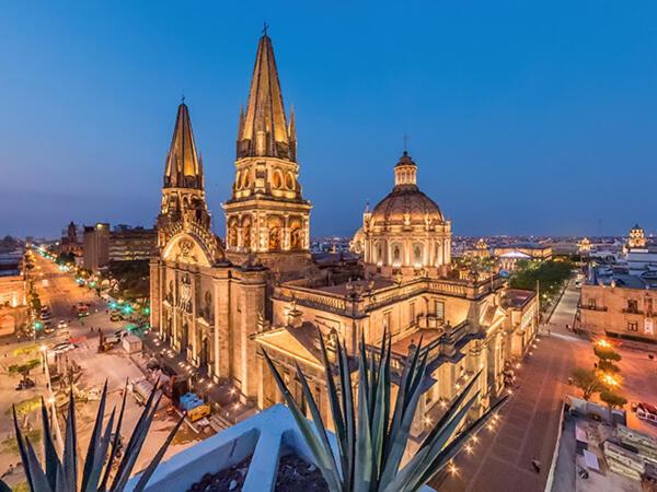 Casa Azul Turquesa Excelente Ubicacion Facturamos Villa Guadalajara Bagian luar foto